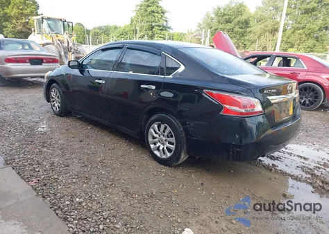 2015 Nissan Altima 2.5/2.5 S/2.5 Sl/2.5 Sv z USA, uszkodzony, nr VIN 1N4AL3AP1FN303492